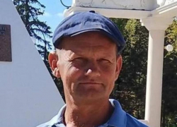 Волжанин вышел на работу и пропал, а его вещи нашли спрятанными за печкой в старом доме