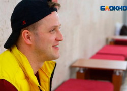 В Волжском прошла творческая встреча с актером Евгением Банифатовым