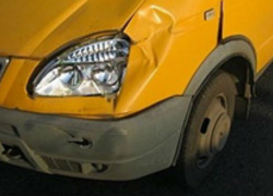 В Волжском 76-летняя пенсионерка угодила под колеса маршрутки