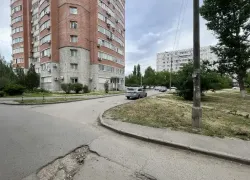 Парковка вместо зелёной зоны? В Волжском назревает новый конфликт жильцов