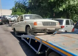 Брошенные автомобили продолжают эвакуировать в Волжском