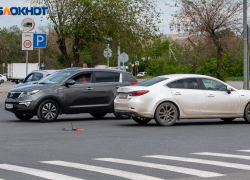 Сразу 2 аварии произошли в Волжском: фото с мест происшествий