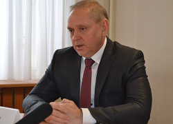 Прокуратура заставила мэра Волжского заплатить восемь миллионов за ремонт на улице Карбышева 