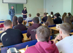 Сотрудники колонии №28 провели профориентационное мероприятие для студентов Волжского