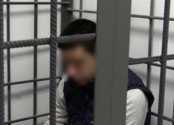 Допрос 15-летнего рецидивиста, который изнасиловал и ограбил женщину-инвалида записали на видео