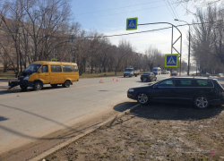 2 пассажира маршрутки пострадали в аварии в Волжском