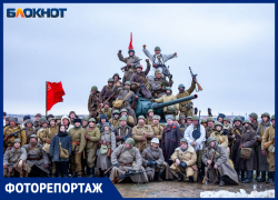 Сотни реконструкторов, каскадеры и десятки боевых машин воссоздали ожесточенные бои «За Сталинград»