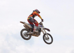 Волжанин Сергей Ефремов победил во всероссийских соревнованиях по мотокроссу