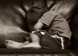 Под Волгоградом отчим жестоко избил 4-летнего пасынка