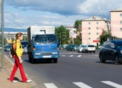 На севере Волгограда водитель сбил шестиклассницу и скрылся
