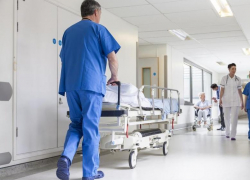 Волжанка попала в больницу из-за падения в автобусе