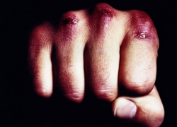 В Волгоградской области 29-летний парень пытался изнасиловать сторожа школы 