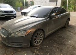 Власти Волжского предложила владельцу «Jaguar XF» отказаться от машины в пользу администрации