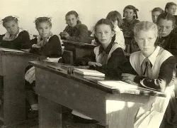От звонка до шоу: как менялось 1 сентября в Волжском через десятилетия 