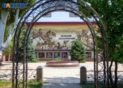 Еще миллион рублей выделяют на ремонт драмтеатра в Волжском