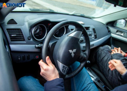 В Волжском снова ужесточили требования к молодым водителям и ученикам 