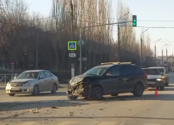 Все, что известно о тройном ДТП на перекрестке в Волжском