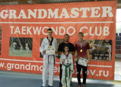 Волжские тхэквондисты завоевали золото и бронзу на соревнованиях в Ростове-на-Дону