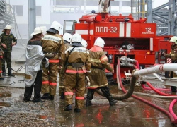 Огненная стихия захватила новенький УАЗ в Волжском