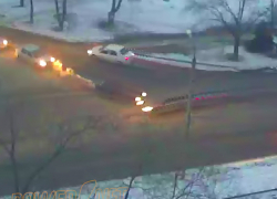 Водитель иномарки улетел в дерево после ДТП в Волжском