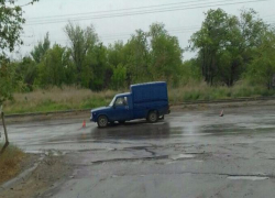 Пикап и «девятка» столкнулись из-за мокрого асфальта в Волжском 