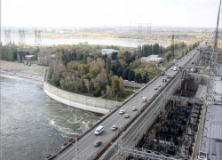 На ГЭС Волжского под колёса авто попал пешеход