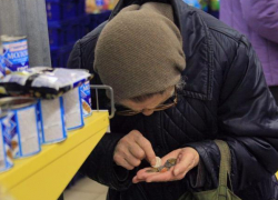 Престарелая волгоградка скончалась во время похода за продуктами