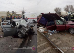В Волжском прощаются с погибшем в ДТП спасателем