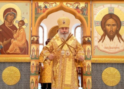 Епископ Иоанн возглавил службу в соборном храме Волжского