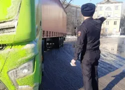 Водителей большегрузов пачками штрафуют за проезд по дорогам Волжского