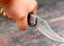 Шестнадцать ножевых ранений получила волгоградка за отказ помочь другу-преступнику