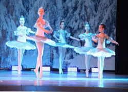 Вниманию волжан представят новый хореографический спектакль "Снег идет"