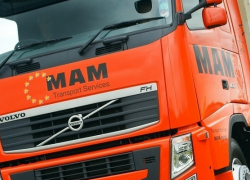 Сотрудники ДПС спасли замерзающего на трассе "Волгоград - Сызрань" дальнобойщика