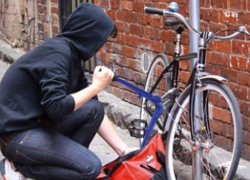 Полиция объявила в розыск велосипедных воров в Волжском