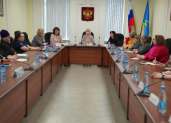 Детство под защитой: Волжский ищет эффективные способы борьбы с социальным сиротством