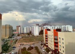 Пожар в новой части Волжского попал на видео