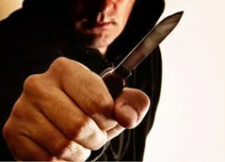 27-летний волжанин с ножом ограбил родную мать 