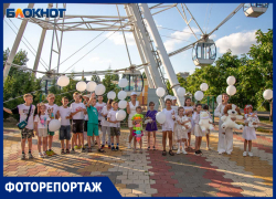 Призы, конкурсы и белые наряды: почему дети не хотели уходить из парка «Волжский»