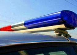 В Волжском пьяный водитель на угнанном авто протаранил патрульную машину