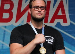 Волжанин стал лучшим спортсменом по армрестлингу в России