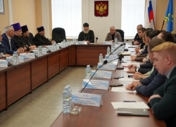 В Волжском обсудили пути духовно-нравственного воспитания молодежи