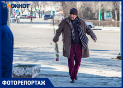 Букеты, от которых бегут: как глубоко пришлось волжанам залезть в карман ради праздничного настроения дам на 8 марта