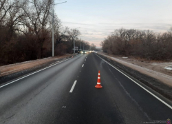 Под Волжским на трассе опрокинулся внедорожник: два человека пострадали