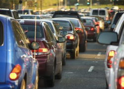 Отправившиеся в Волгоград волжане встали в пробке в Тракторозаводском районе