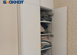 Женщину убило шкафом в собственной квартире в Волжском