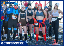 10 километров в шортах и топах пробежали спортсменки в лютый «минус» в Волжском: фото