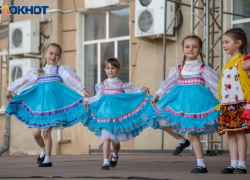 В Волжском День матери будут отмечать на протяжении 3-х недель 