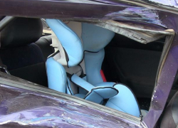 Двое детей пострадали в столкновении "Приоры" и "Волги"