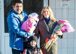 Поздравляем Ивана и Ирину Шипко из Волжского с рождением дочки 