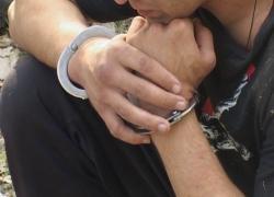 Мужчина попал в больницу с ножевым ранением после ссоры с приятелем в Волжском 